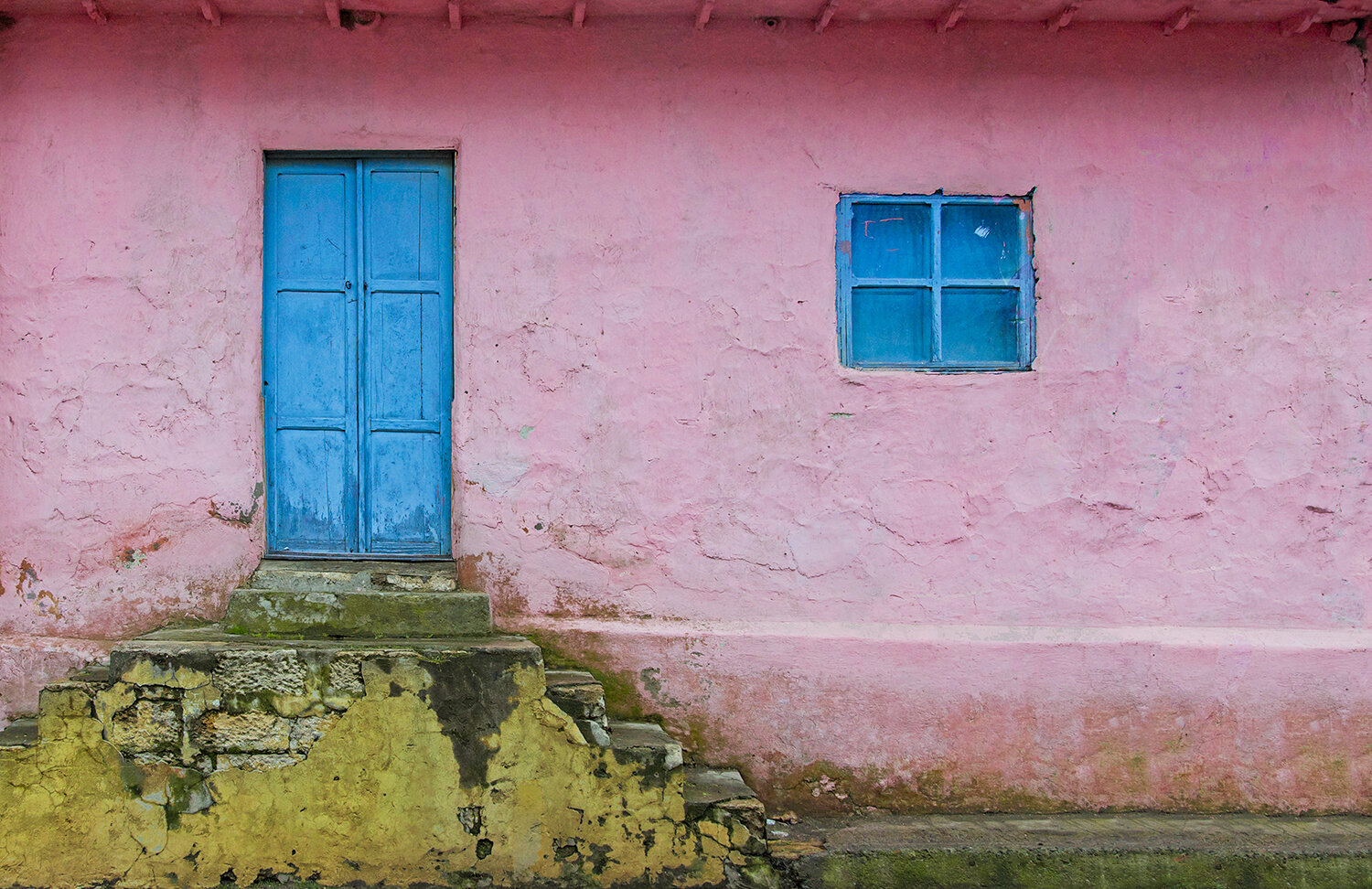 Pink Wall, Guamote, Ecuador 2019